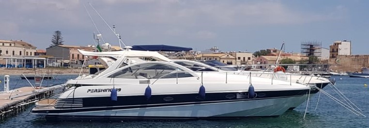 Pershing 39