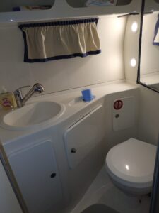Fiart 27 Cabin