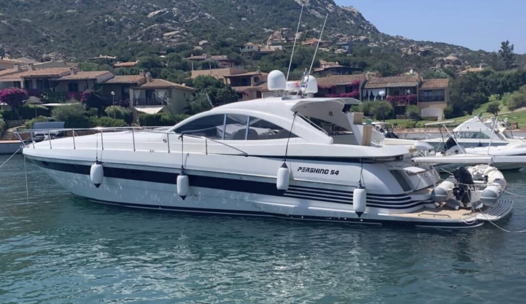 Pershing 54